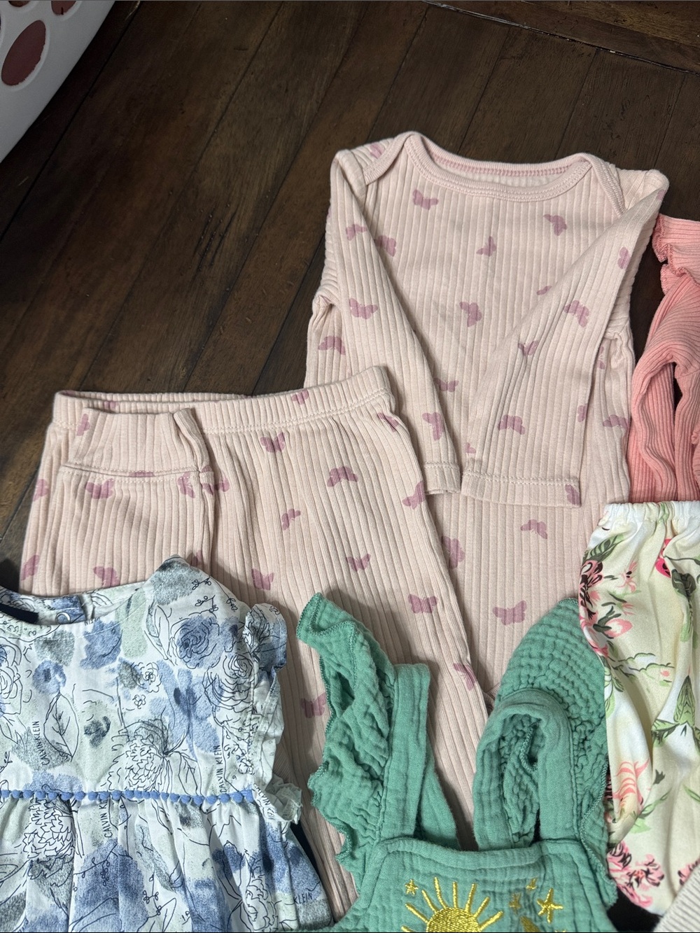 Bundle of 7 Baby Girl Outfits 6-9 months - Picture 7 of 7